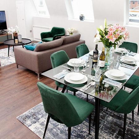 High Life Serviced Apartments - Old Town スウィンドン エクステリア 写真