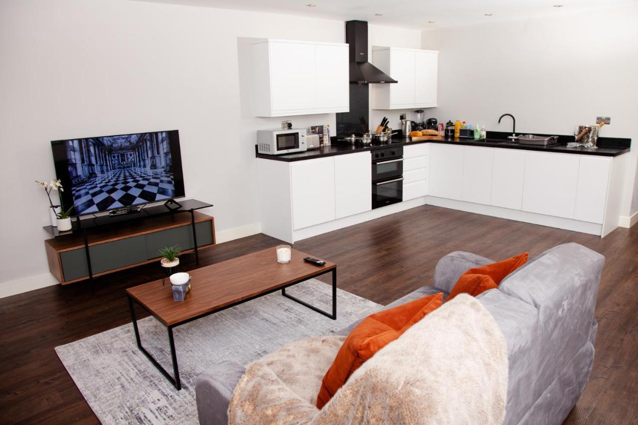High Life Serviced Apartments - Old Town スウィンドン エクステリア 写真