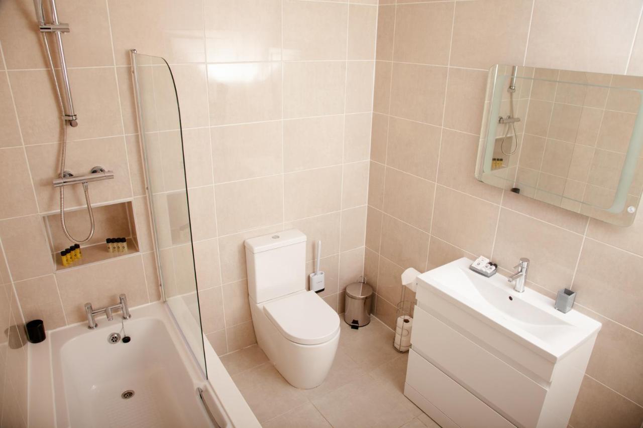 High Life Serviced Apartments - Old Town スウィンドン エクステリア 写真