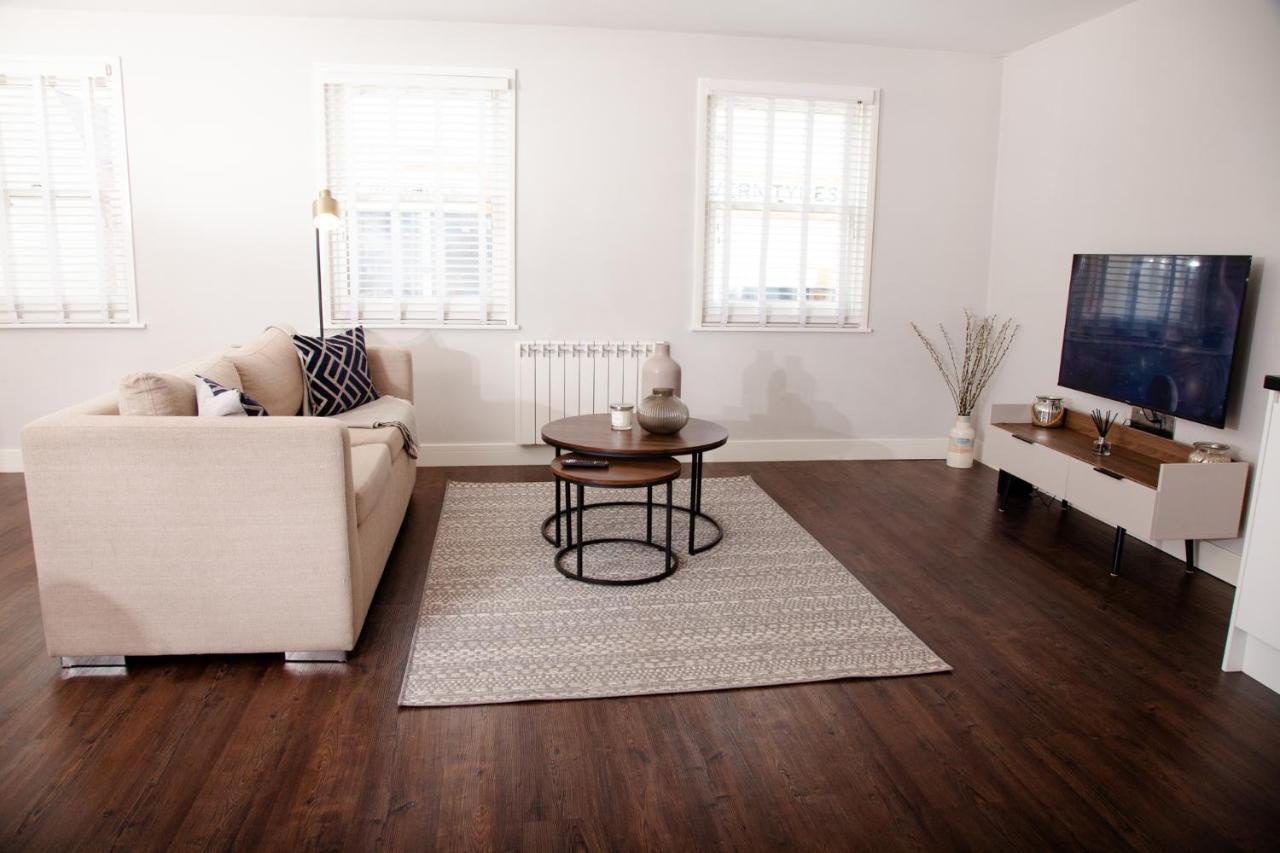 High Life Serviced Apartments - Old Town スウィンドン エクステリア 写真