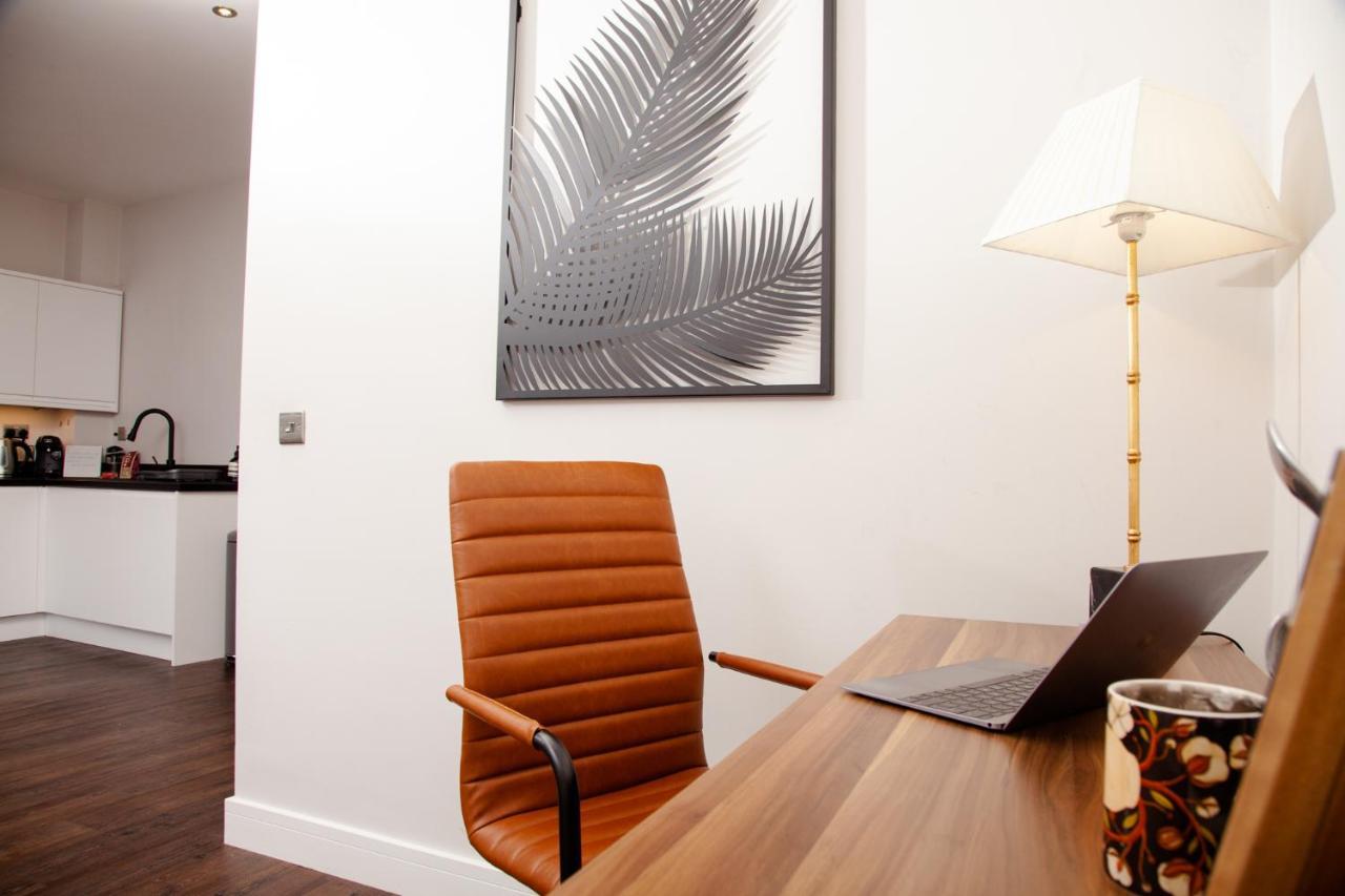High Life Serviced Apartments - Old Town スウィンドン エクステリア 写真