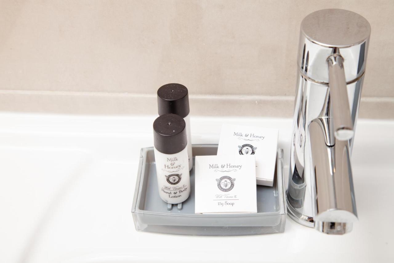 High Life Serviced Apartments - Old Town スウィンドン エクステリア 写真
