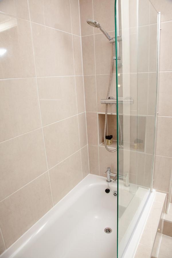 High Life Serviced Apartments - Old Town スウィンドン エクステリア 写真